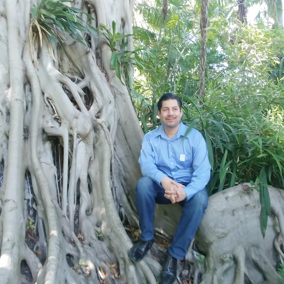 Selling Salvador's Solipsistic Sea Shell, Shirli😉 - Picture 2 of 3